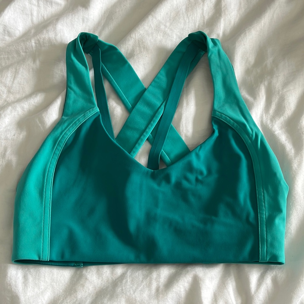 Lululemon brought 2 tone green size for good condition